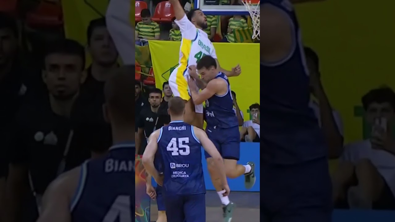 Somebody take a picture 📸 This might be the dunk of the century 😳 