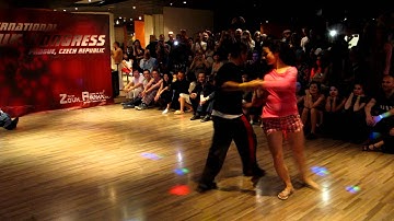 2012 03 29 - izc @ prague - shows - 13 - intro Luciano & Sofie