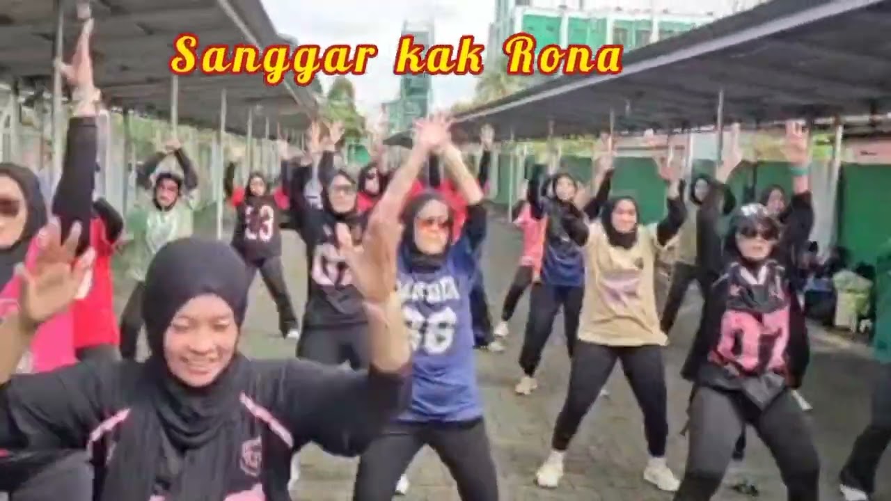 HANDS UP - PANCA BORNEO /ZUMBA /CHOREO BY ADINDA AMELA / MY TEAM #sanggarkakrona #dance #fylpシ 