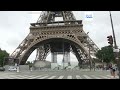 Polémica en la Torre Eiffel: reabre tras apartar a las trabajadoras