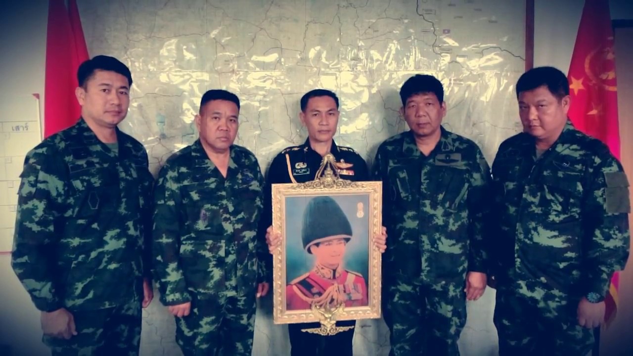 เสด็จประทับอยู่ - PARADOX  