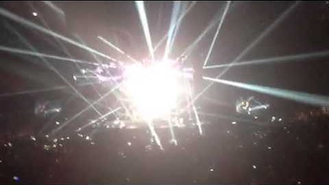 Example - Changed The Way You Kissed Me Live @ Belfast 2013