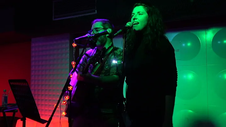 Jerry Noia & Flag Lady - Back to black (Amy Whineh...