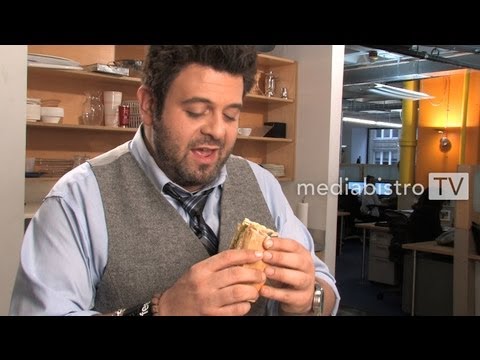 Video: Adam Richman Gerechten Op Zijn Favoriete Recepten Voor Binnengrillen