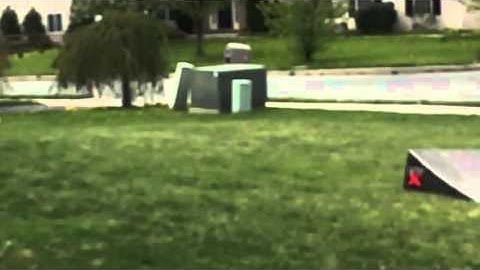 Slash Traxxas Huge jump FAIL epic 4x4