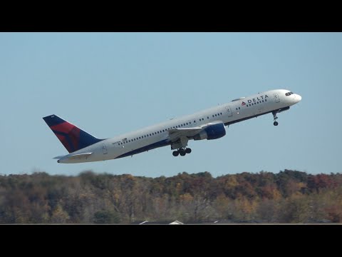 Plane Spotting at Detroit Metro Airport - October 24, 2024 #planespotting #dtw