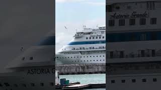 Морпорт Сочи Круизный лайнер Astoria Grande