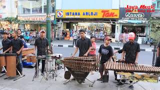 Via VaLLEn - Bojo GaLak (CoverCarehal Angklung) Malioboro - Jogja
