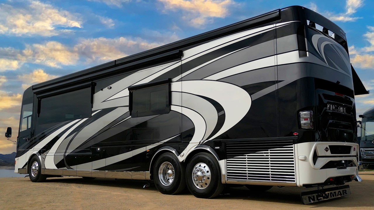 Wholesale Deal on New Body Style Newmar King Aire with only 18k miles in Arizona 