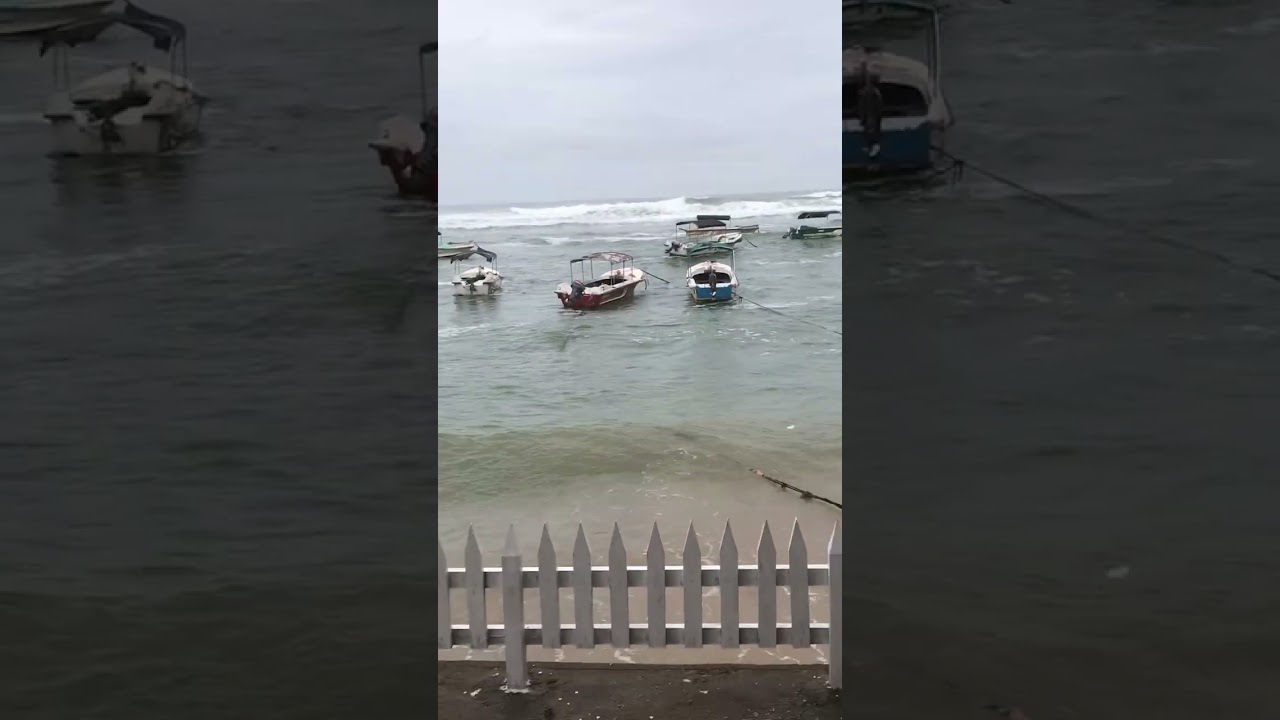 Tsunami 🌊 waves hiting Sri Lanka 🇱🇰