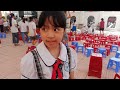Hai Chị em ngày đầu trở lại lớp học