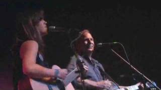 Kevin Costner & Lily Costner & Modern West - Family Affair chords