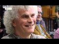 Abenteuer Oper: Star-Dirigent Sir Simon Rattle besucht die Hauptprobe der Kinder | euromaxx