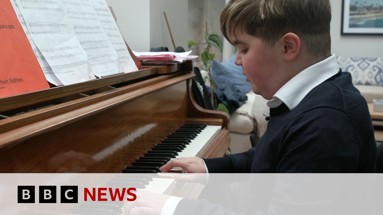 The tech helping teen with Duchenne muscular dystrophy live his musical dream | BBC News