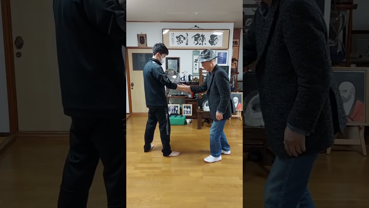 ③安全な鉤手守法と危険な鉤手守法（KAGITE SHUHO) 〜逆小手（GYAKU GOTE） 少林寺拳法 Shorinjikempo
