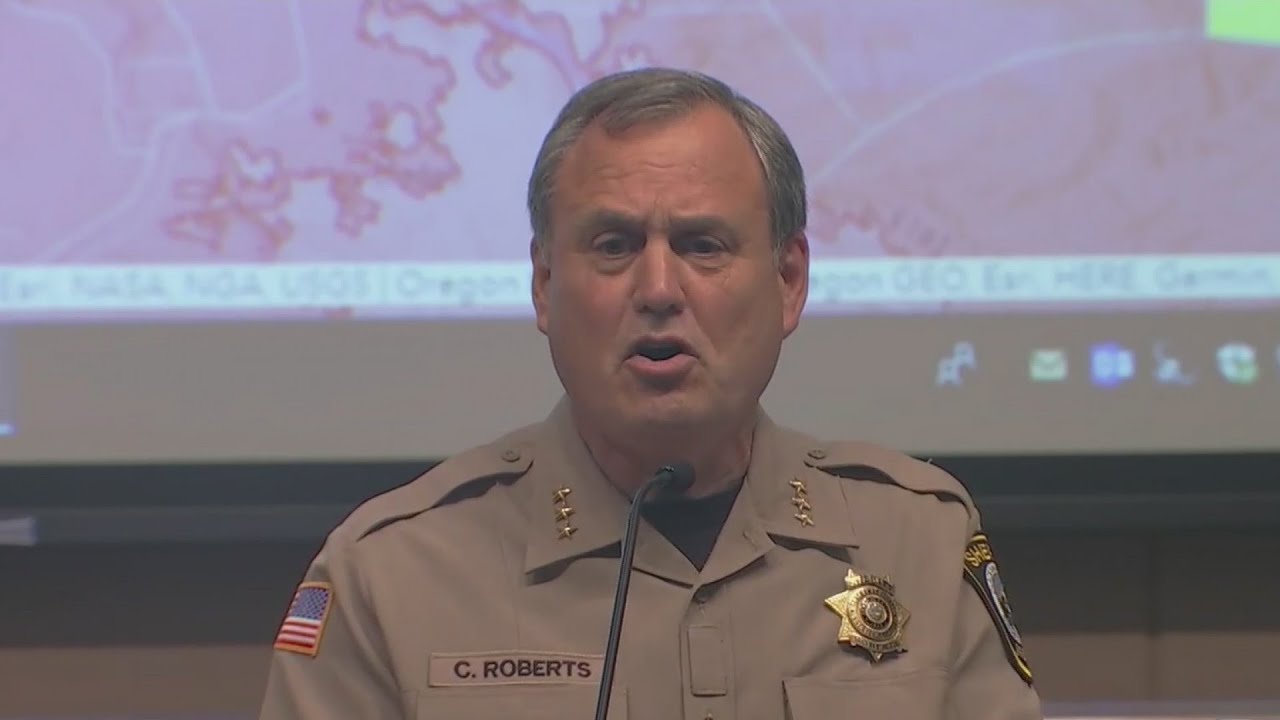 Clackamas Co. fire briefing: Containment, crime and coming home