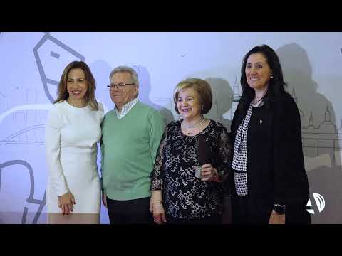 El Teatro Principal se viste de gala para celebrar el amor de 250 parejas en sus Bodas de Oro