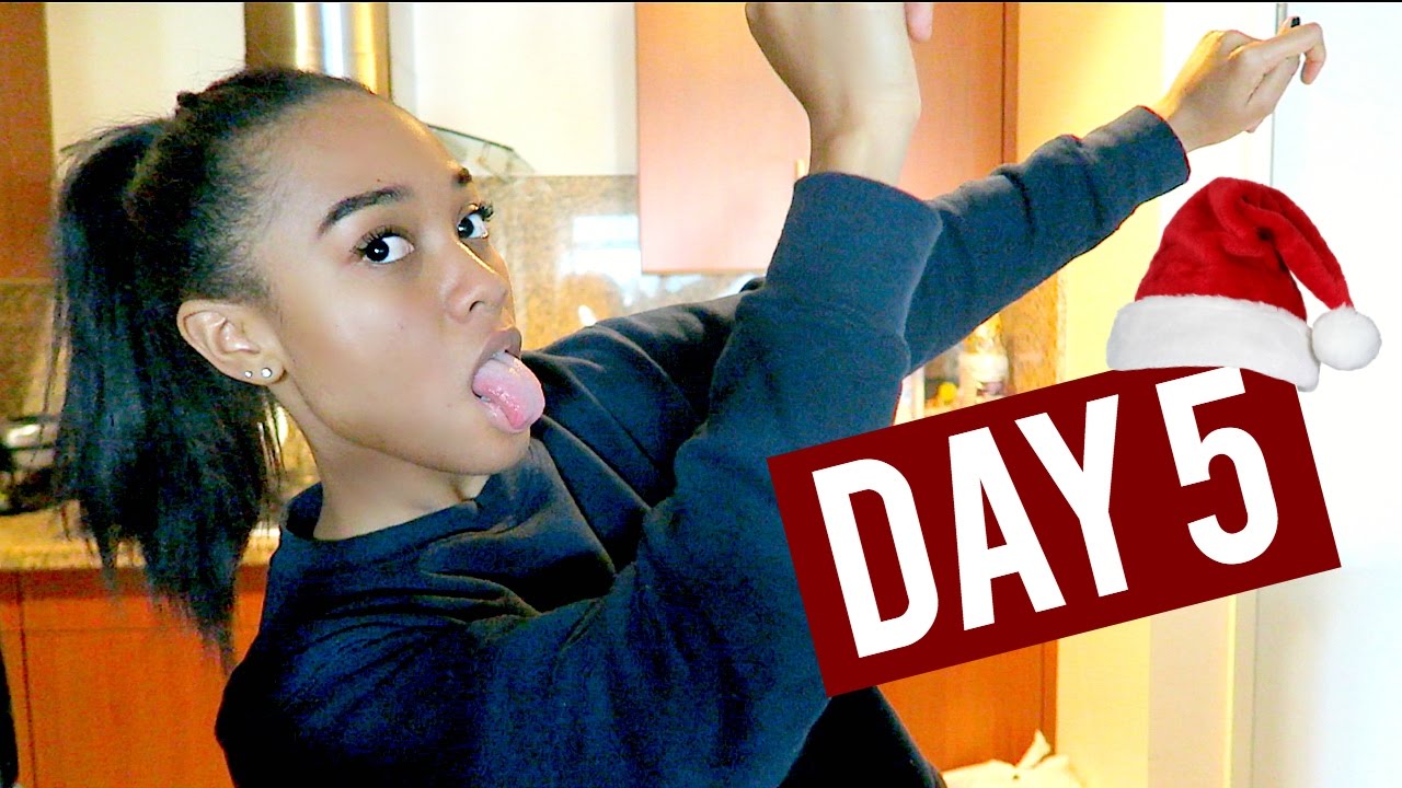 FOOD MAKES ME SO HAPPY | Happy Vlogadays - YouTube