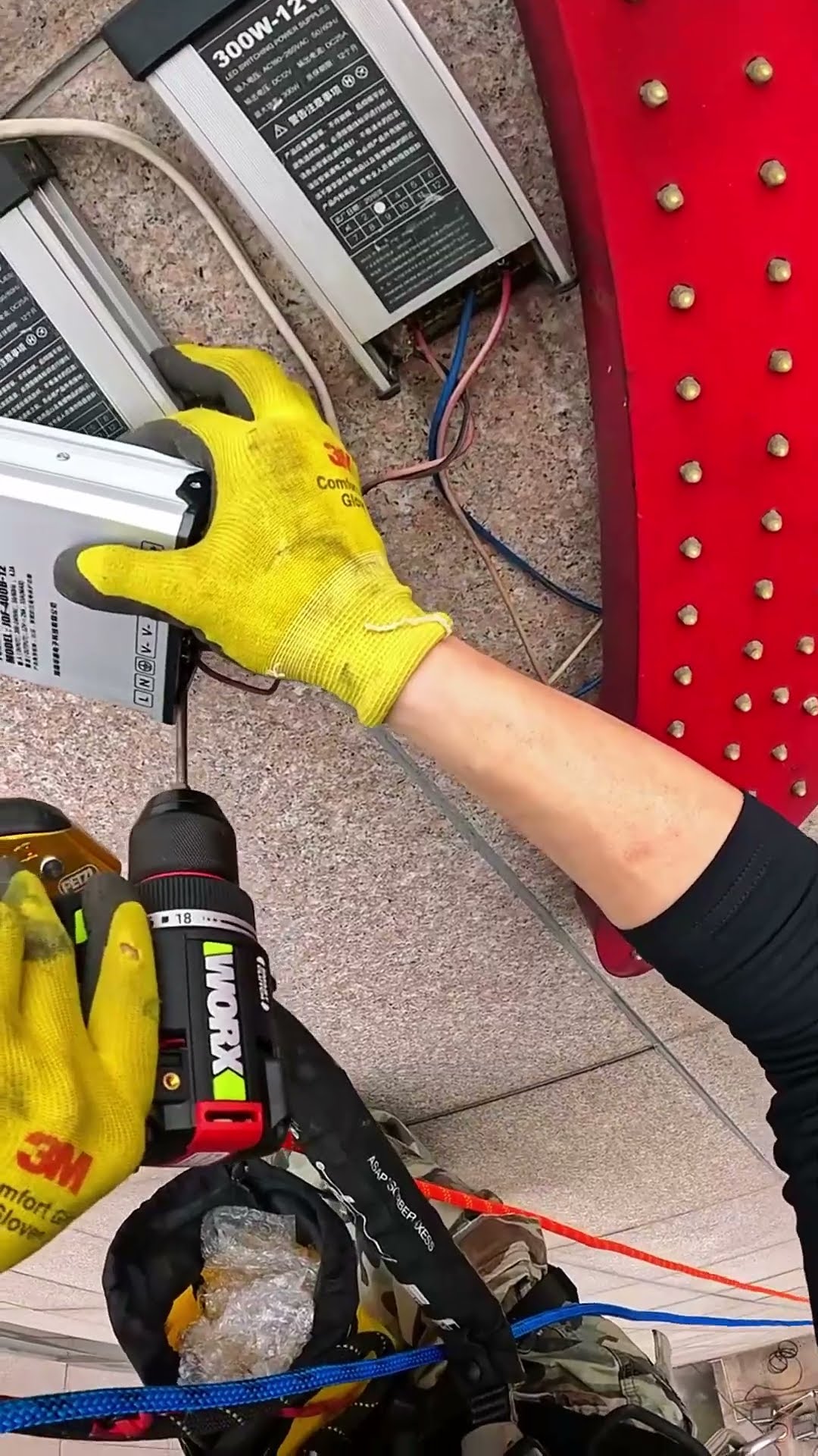 Building exterior light sign repair process- Good tools and machinery make work easy