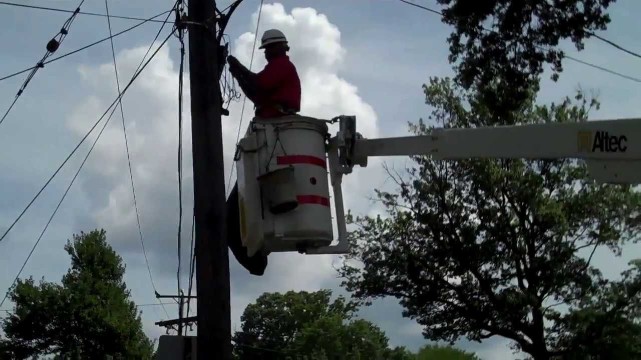 Verizon technician repairs a short circuit YouTube