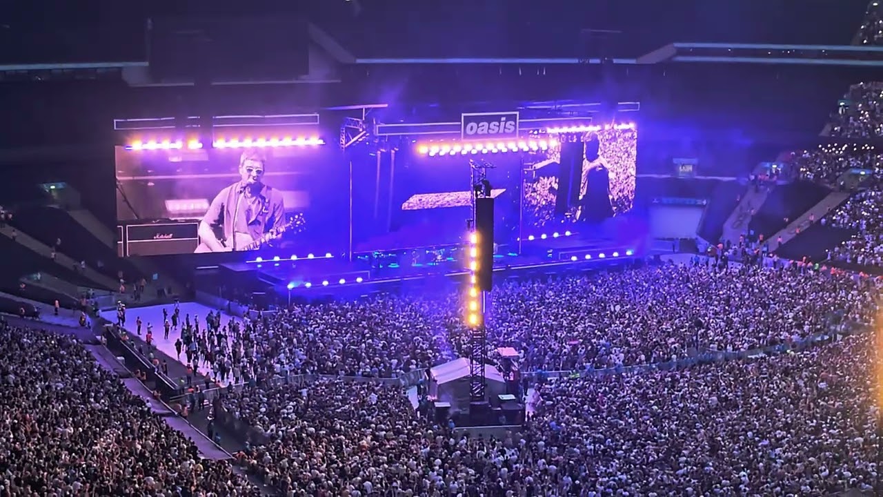 OASIS LIVE 25 - 25/7 WEMBLEY STADIUM - HALF THE WORLD AWAY - YouTube
