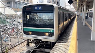 当形式に初の廃車発生…【E501系K751編成５両  KY自走廃車回送】E501系ｶﾂK751編成（行先方向幕車・トップナンバー）が警笛を鳴らして小山駅16番線を発車。（回8724M）2024.8.1