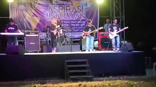 sherlyen sherr bebaskan  (banzai band)