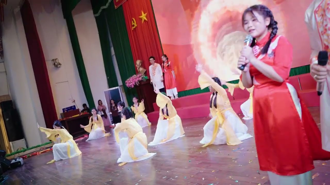 Tiết mục ca múa 