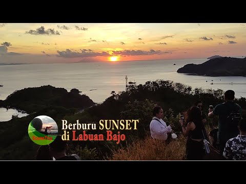 Labuan Bajo Mini Cooper road trip sunset