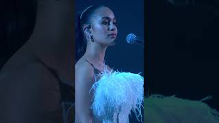 Jorja Smith performs "Don't Watch Me Cry" at The BRIT Awards 2019😩🖤