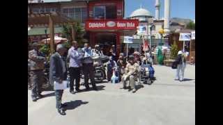Gümüşhane Zafer Meydanında  Çayırçukur köyünün Sorunlarını Atma Türkü ile Dile Getirdiler