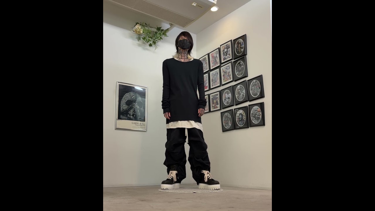 A.F ARTEFACTのガーゼジャージーロングスリーブにタックワイドパンツ