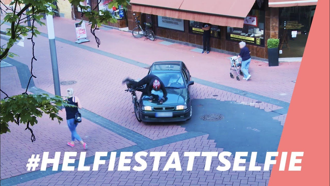 Wie reagieren Gaffer, wenn man sie ertappt? - #HelfieStattSelfie! - Wie reagieren Gaffer, wenn man sie ertappt? - #HelfieStattSelfie!