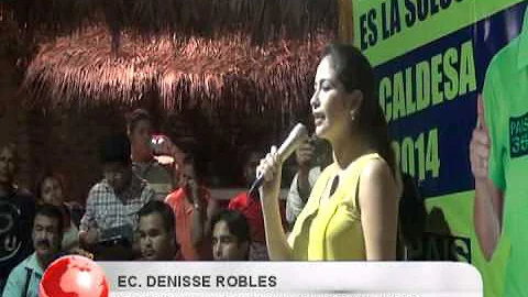 Denisse Robles en su central politica