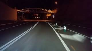 Baixant per la C-55 de nit en autocar. 14 d'agost de 2017