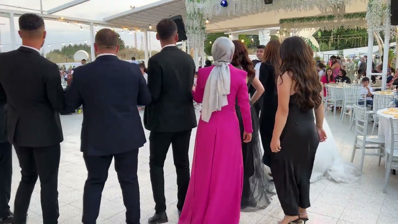 Düğünden canlı #8902765528