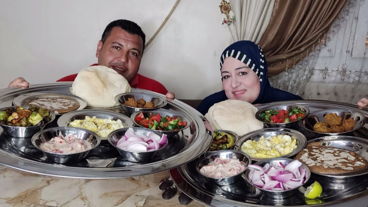 تحدي اكل،?الفطار الشعبي المصري من عربية الفول??وياسلام سلم الاكل بيتكلم?