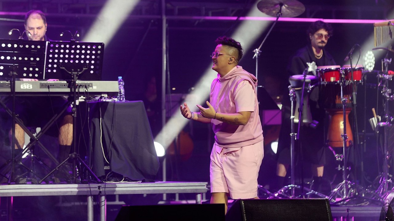 MARIJA ŠERIFOVIĆ ZBOG SINA PREKINULA KONCERT Na ivici suza kada ga je ugledala na sceni sa ružom