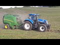 Tractor New holland T7 baling whit john Deeere V451R