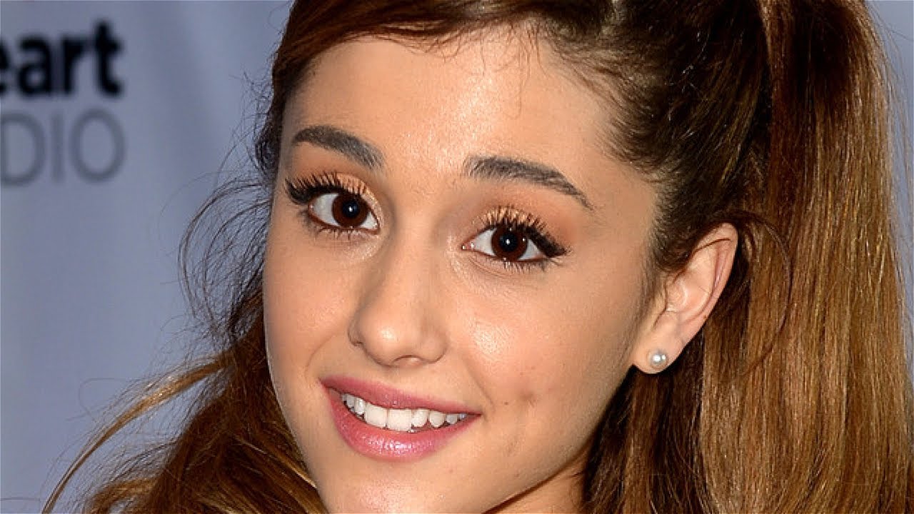 Ariana Grande's Bikini Photos Which Are Inappropriate For Even Adults ...