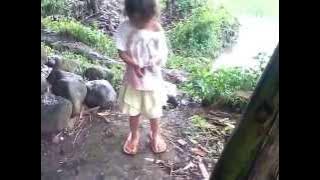 Video Lucu terbaru 2015 ' anak kecil main petasan'