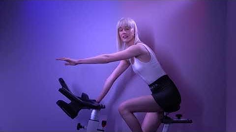 CORRECT RIDING POSITION IN & OUT OF THE SADDLE ON A SPIN BIKE STEP BY STEP DO