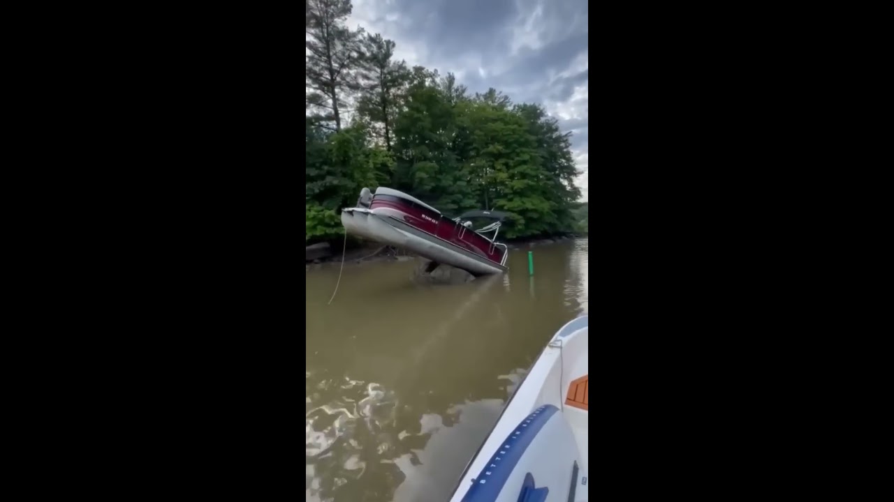 Pontoon Boat Hits Big Rock