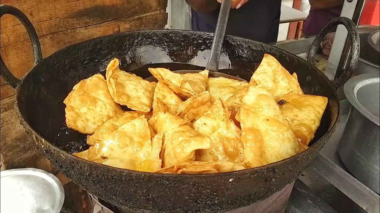 Popular Bihari Samosa Making And Eating | Street Food India | Samosa Eating |  Samosa Recipe | Street Food Fantasy
