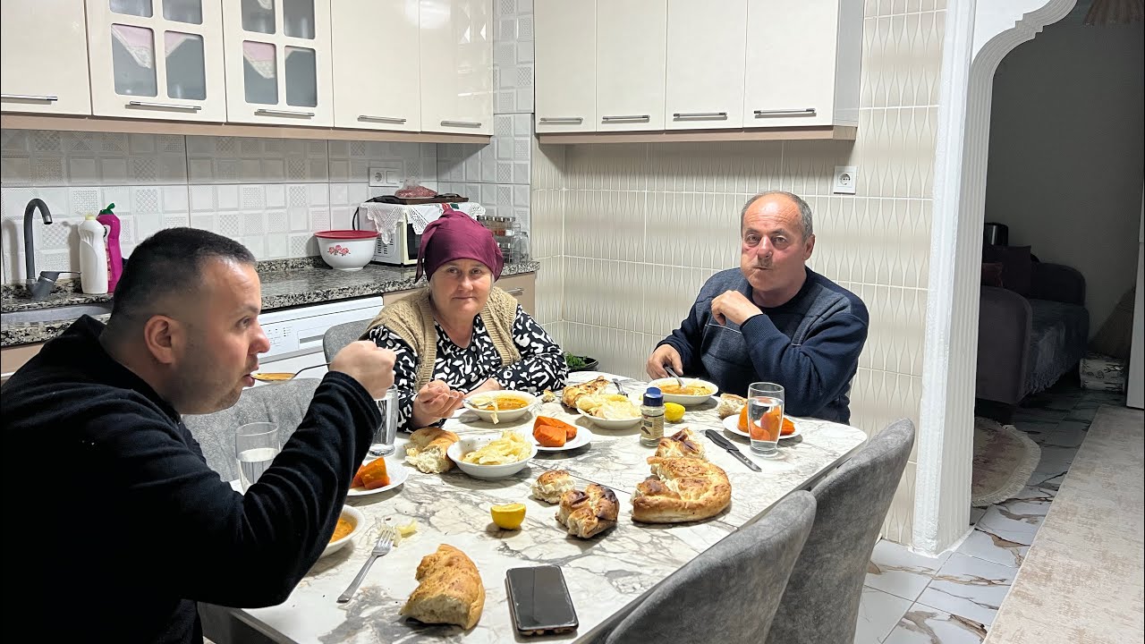 El ele baş başa kaldik❌iftar soframiz#ramadan #sahur #menu #gündem 25.02.2026 #iftar #ramazan #köy 