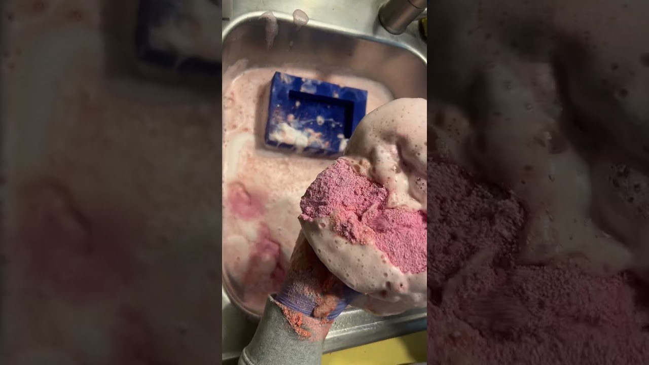 Sponge squeezing ASMR 