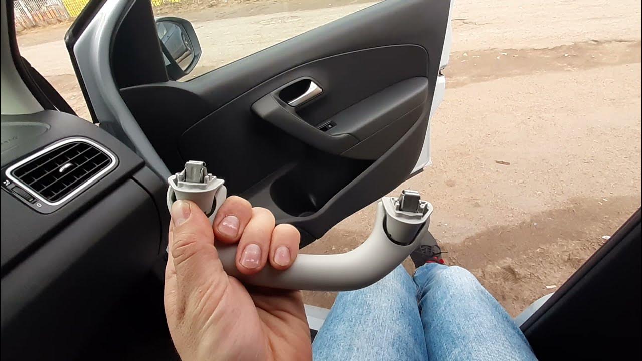 VW Polo Sedan. Снятие потолочных ручек - YouTube