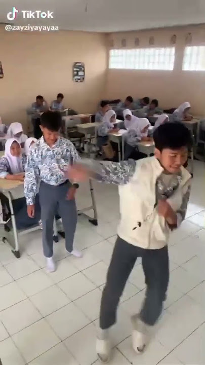 Joget viral #komen#subscribe ya guys