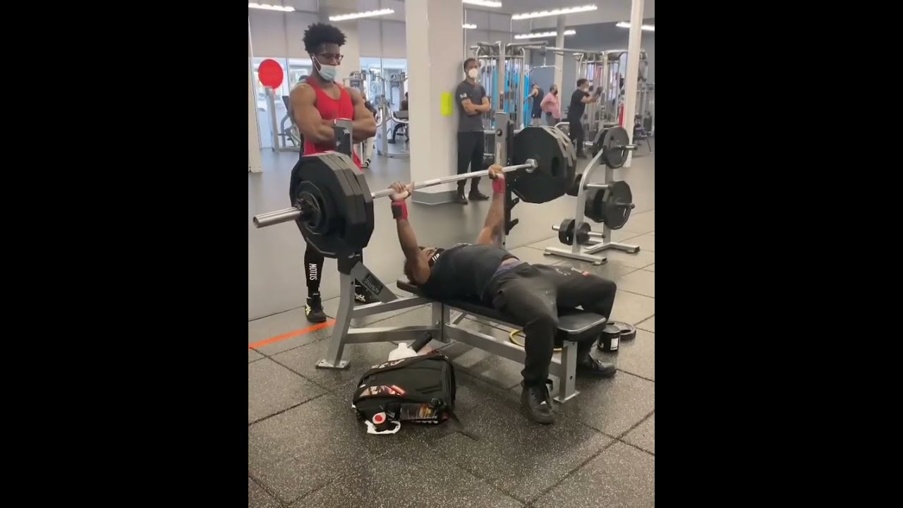 At 130 lbs bodyweight and benching 340 lbs 154 5 kg | Powerlifting motivation 