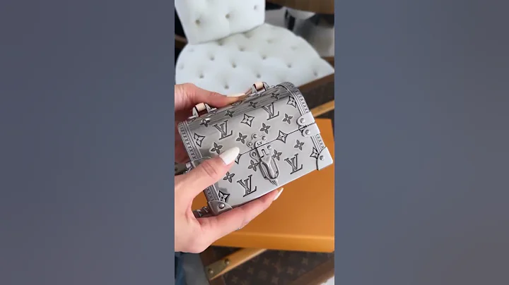 UNBOXING Louis Vuitton Metallic Trunk 😍 #shorts #jamiechua